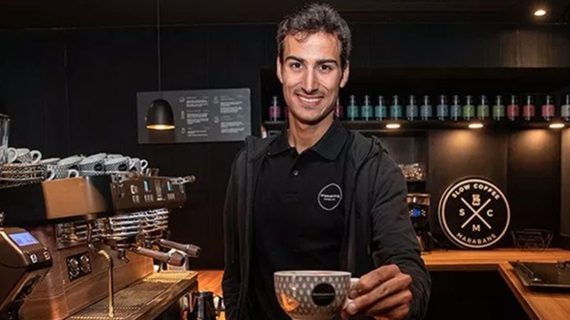 Mario Mola, World Triathlon Champion, at Marabans Coffee